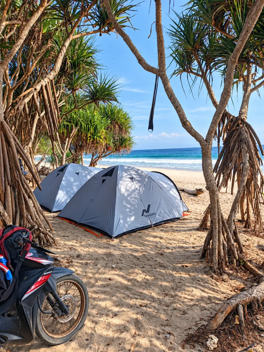 Camping di Paralayang Malang, Nikmati Panorama Laut Selatan dari Atas Bukit