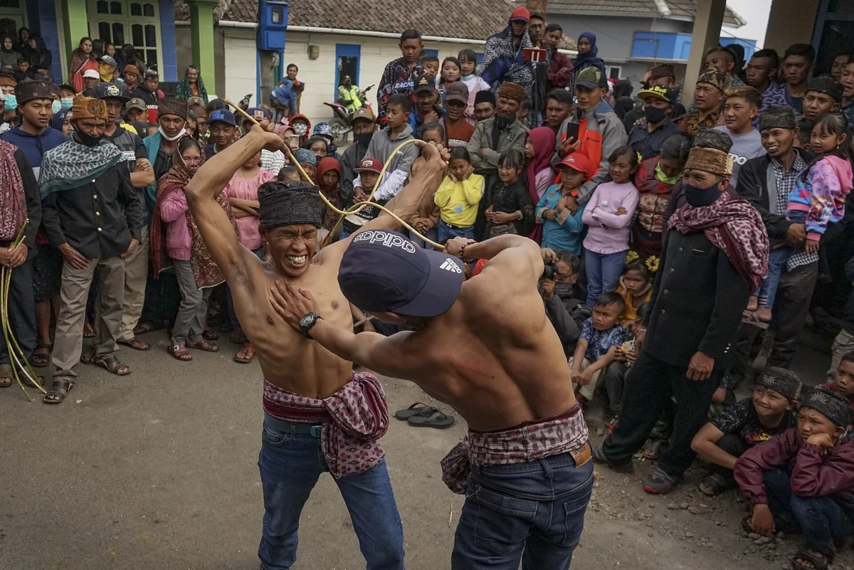 Tradisi Karo Tetap Dijaga, Jejak Adat Tengger Bertahan di Lereng Bromo Malang