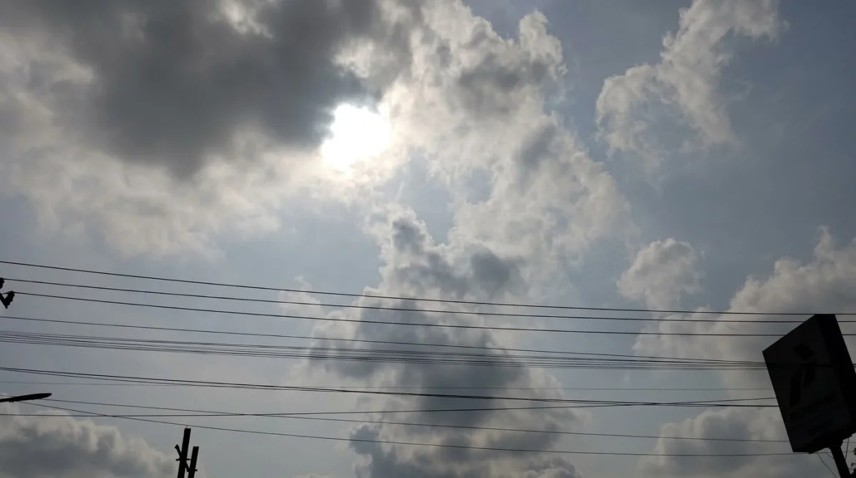 Malang Raya Tak Lagi Sejuk? Langit Bersih Bikin Siang Terasa Membakar